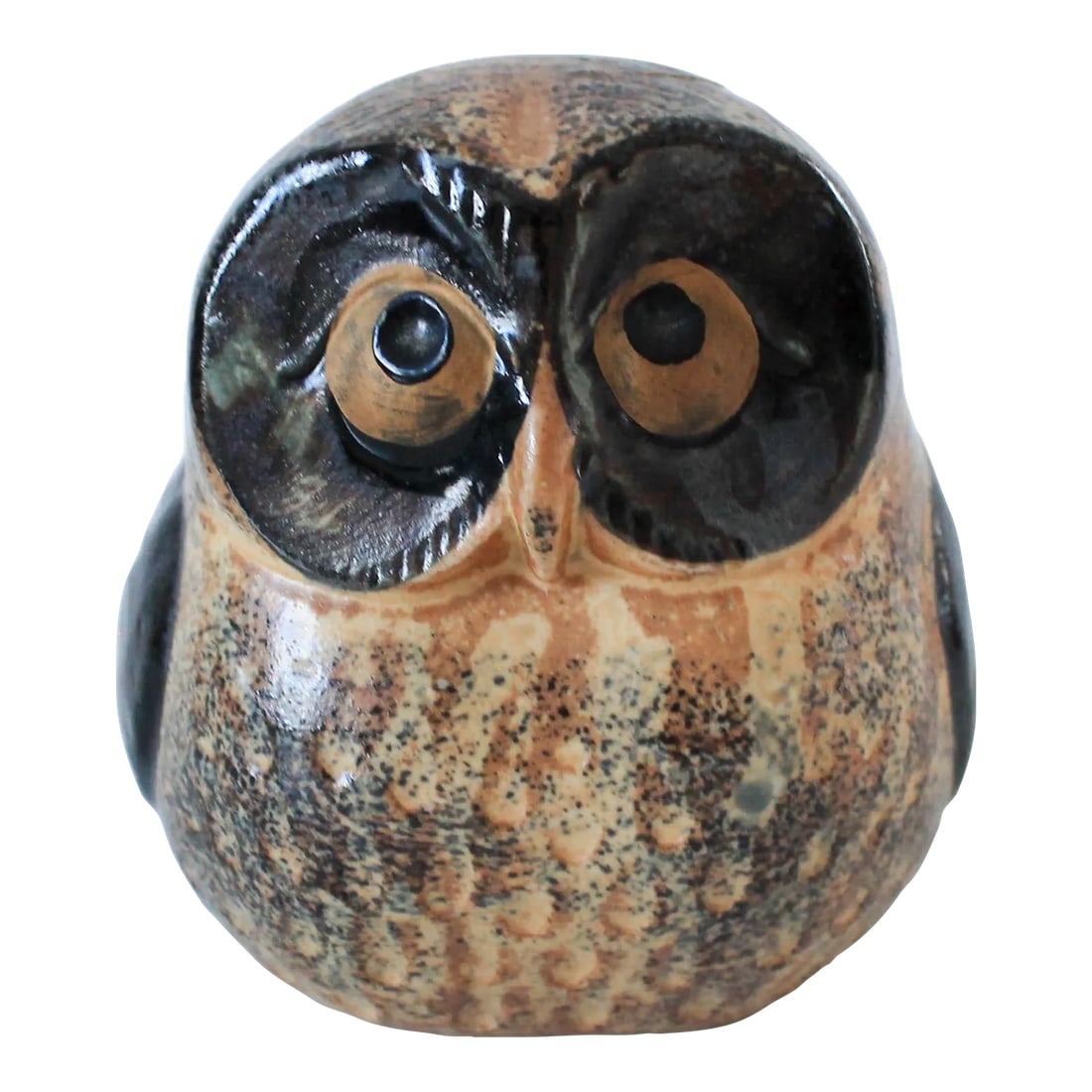 Mid-Century Ceramic Owl Bank: Vintage ceramic owl bank. No makers mark. Minor wear. No chips. Condition: Alterations: Original Condition Unaltered Imperfections: Some Imperfections Condition Notes: Minor wear. No chips. Materials
