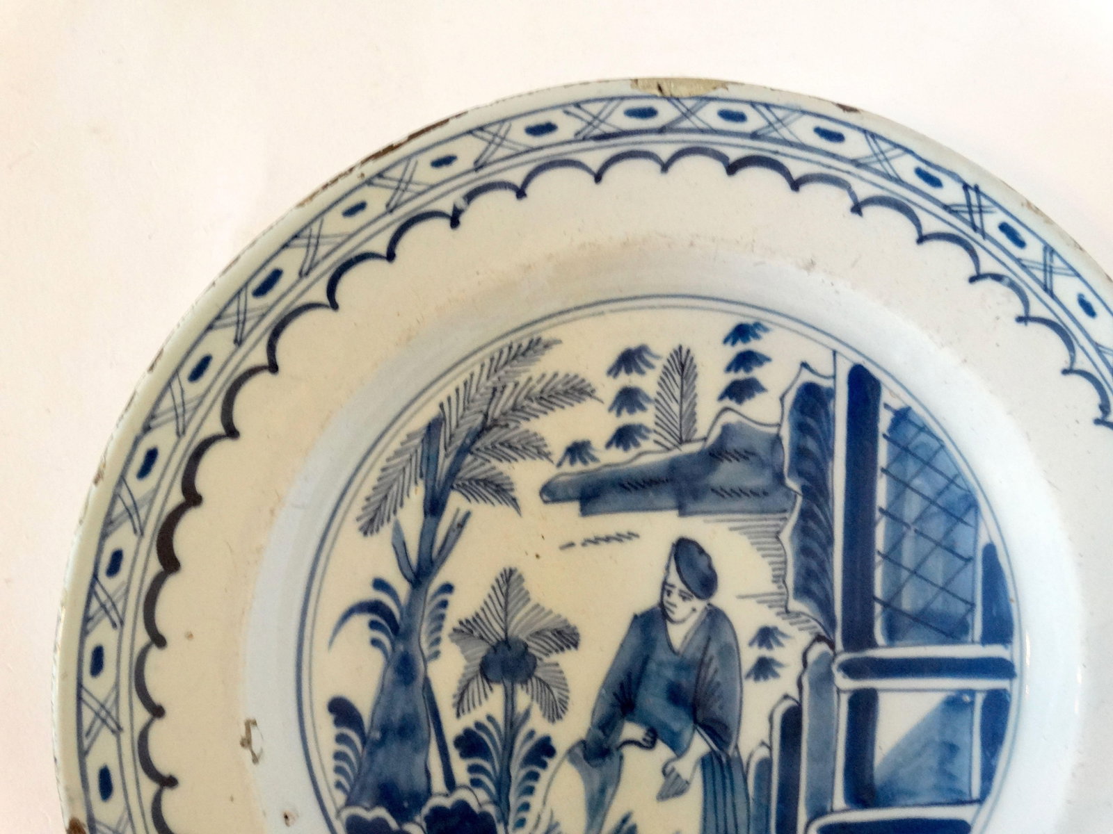 18th-Century English Figural Chinoiserie Charger Hand Painted - 5