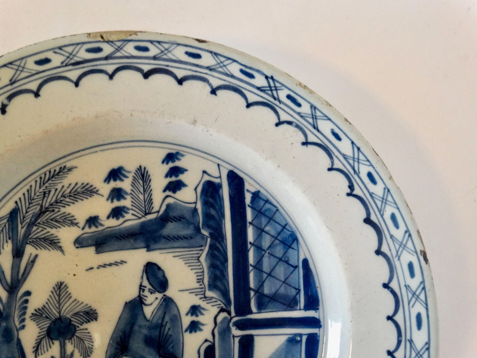 18th-Century English Figural Chinoiserie Charger Hand Painted - 7