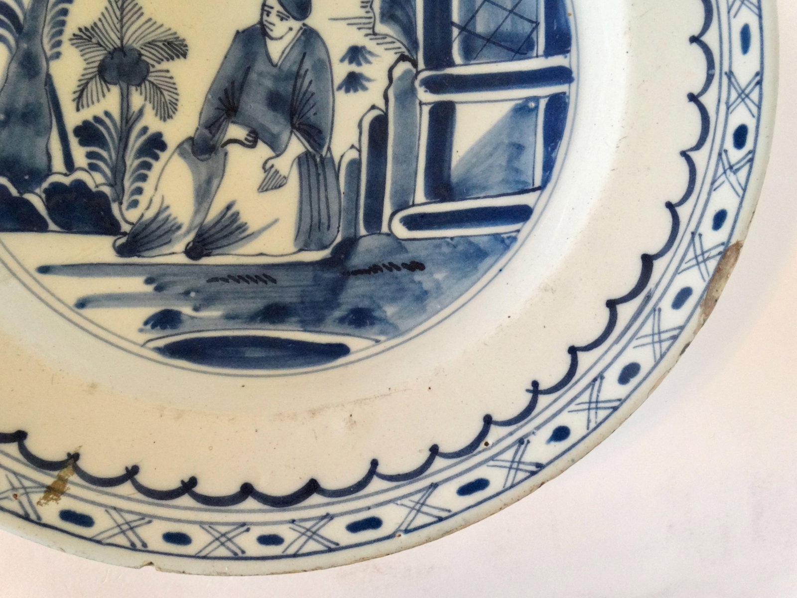 18th-Century English Figural Chinoiserie Charger Hand Painted - 8