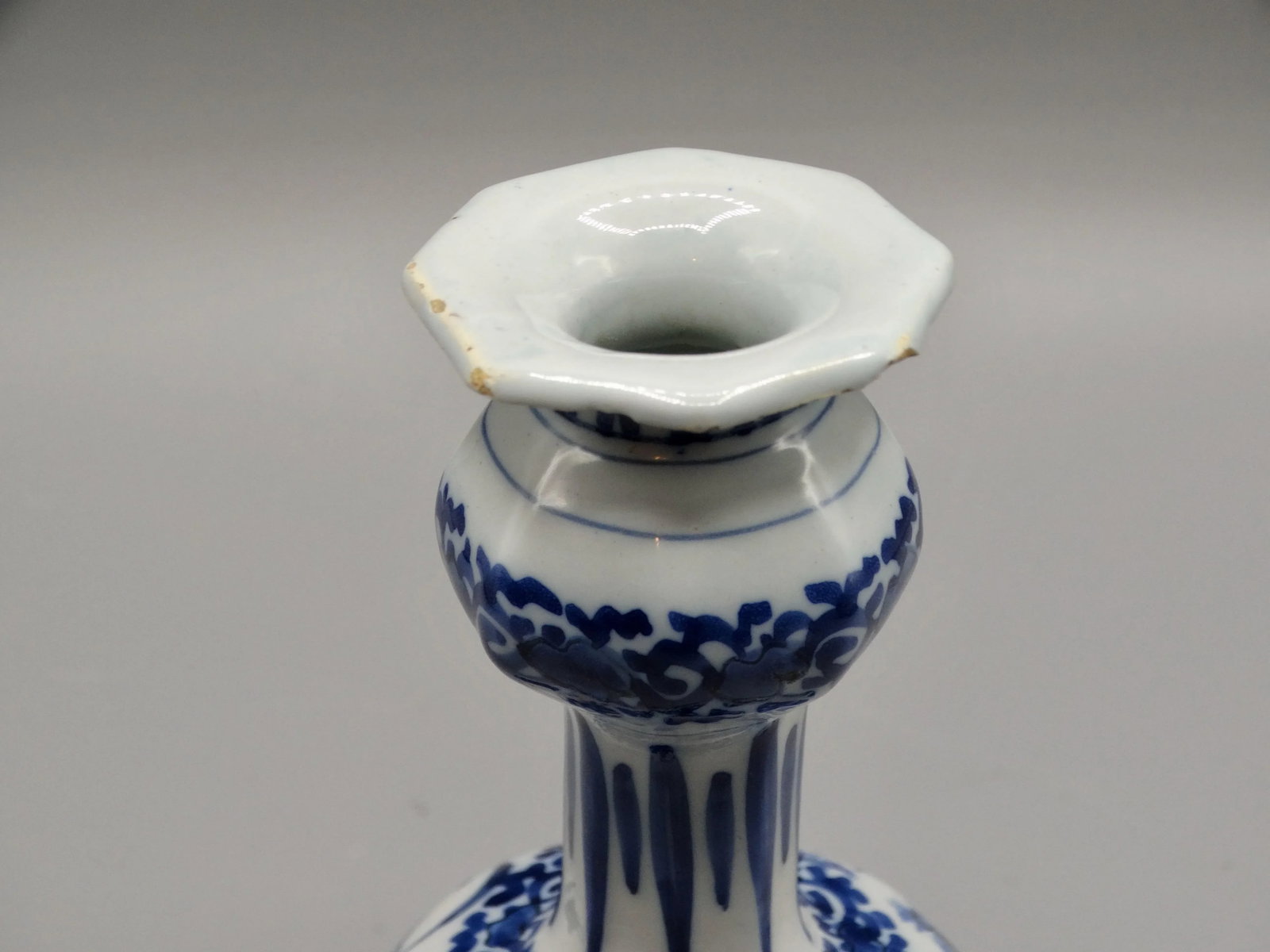 19th-Century Dutch Delft Vase With Birds - 10
