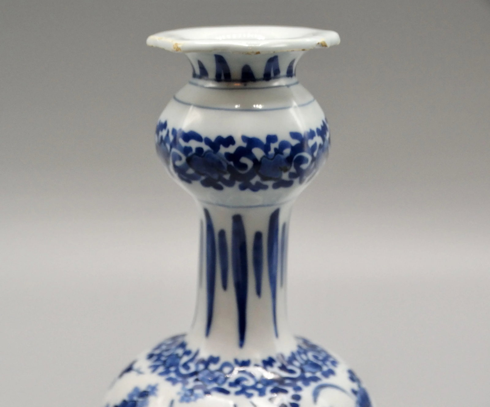 19th-Century Dutch Delft Vase With Birds - 8
