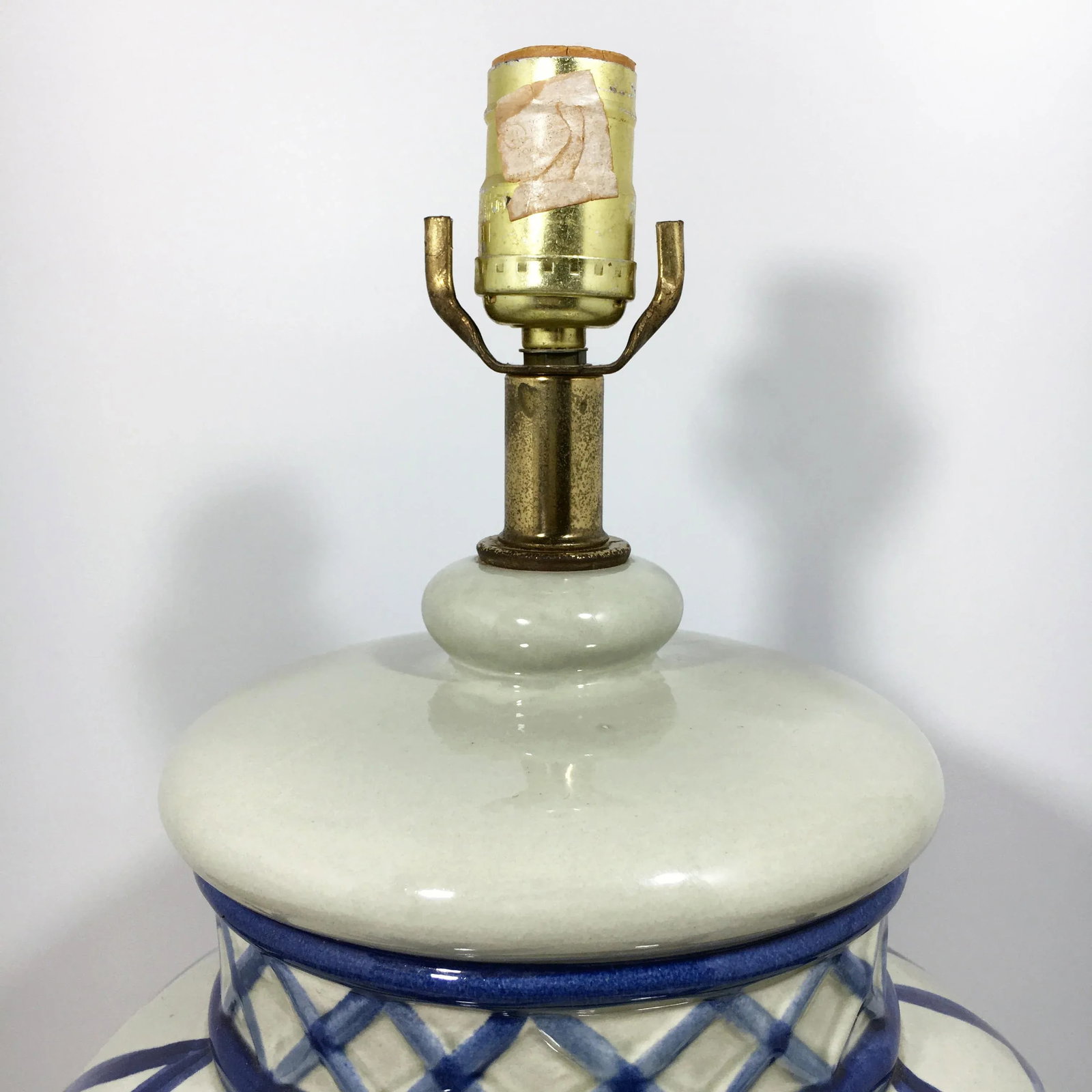 1970s Vintage Bamboo Hand Painted Ceramic Lamp - 6
