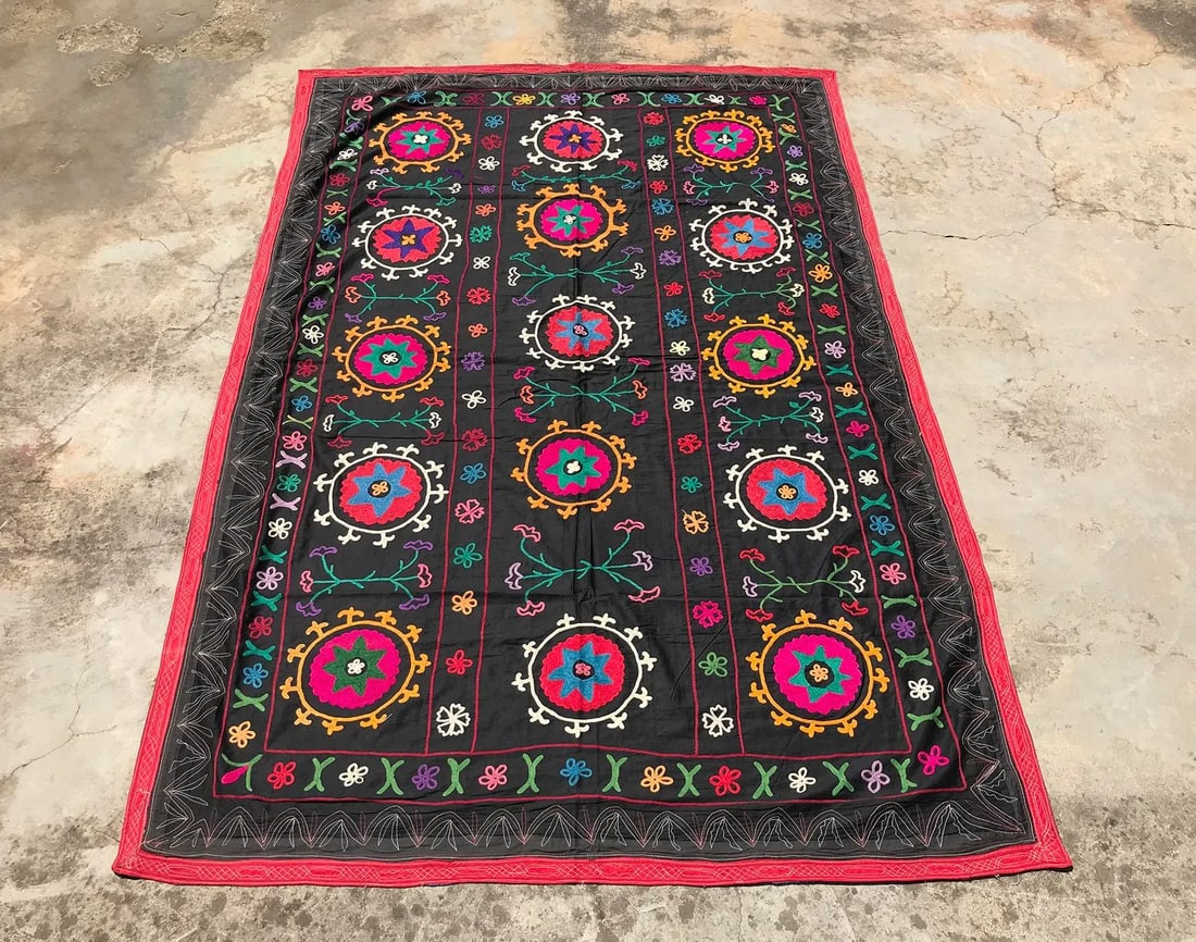 Needlework Crochet Black Suzani - 7