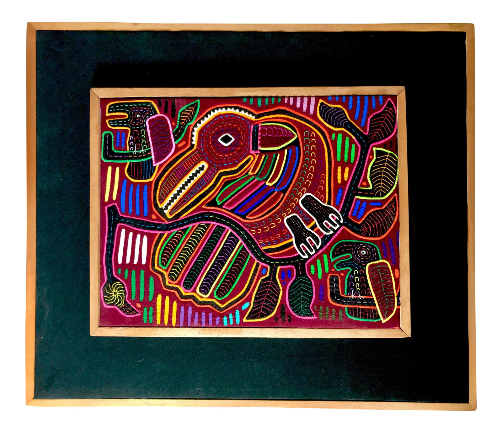 Vintage Mola Tribal Animal Motif Textile Art: This is a vintage 1970s or earlier Mola textile art of the Kuna people of Panama/Columbia San Blas Islands. This is an exceptional example of the highest quality with intense details, tight stitching