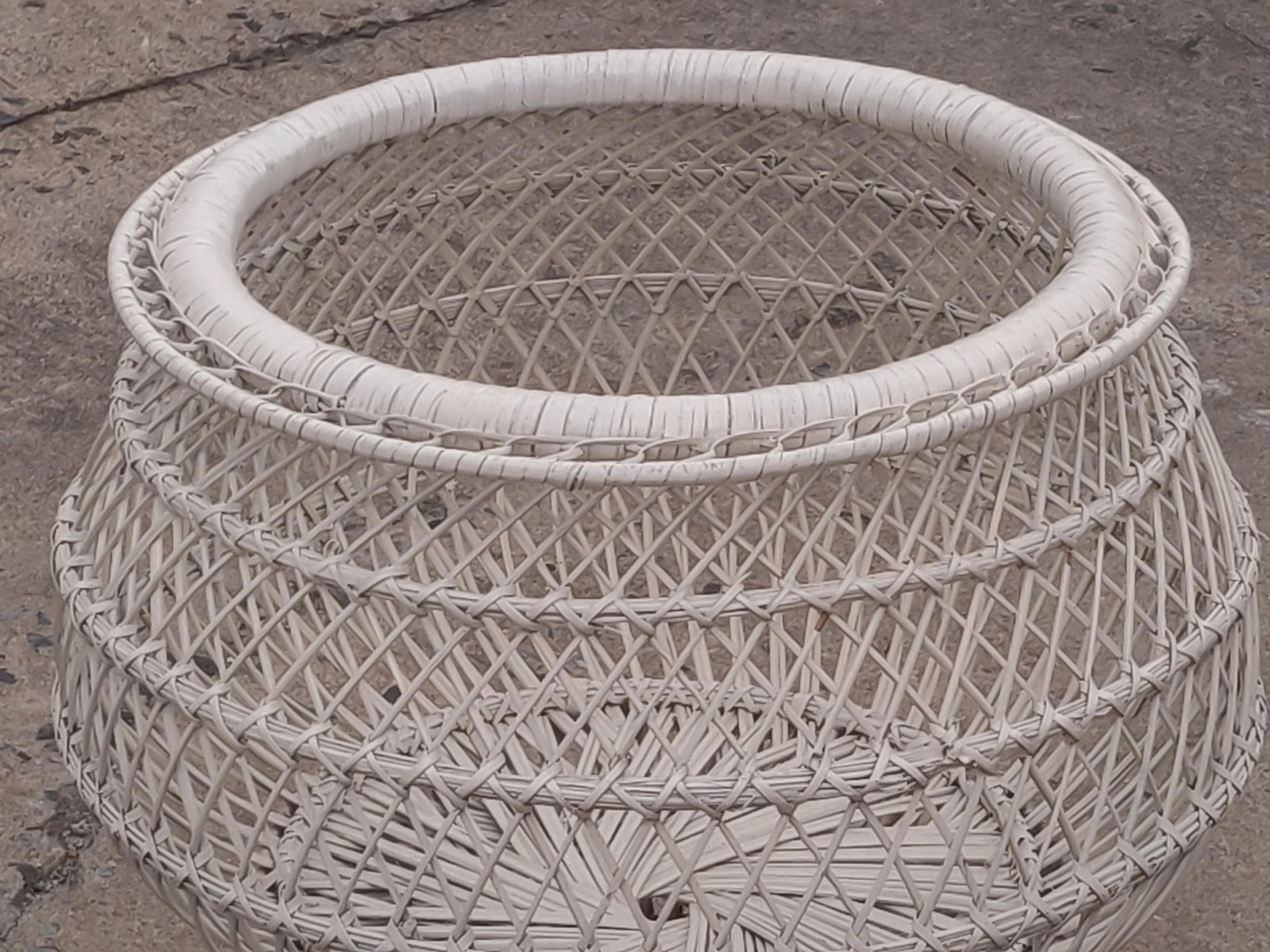 Late 20th Century Natural Woven Wicker, Rattan Plant Stand / Cachepot - 2