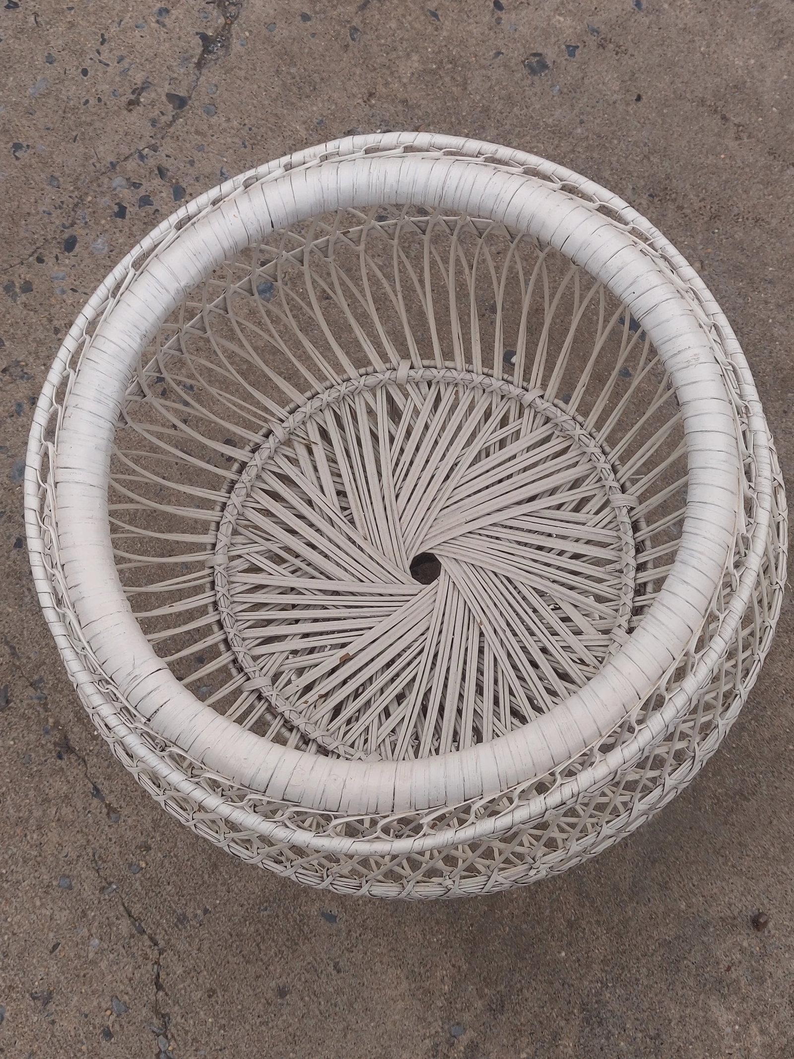 Late 20th Century Natural Woven Wicker, Rattan Plant Stand / Cachepot - 4
