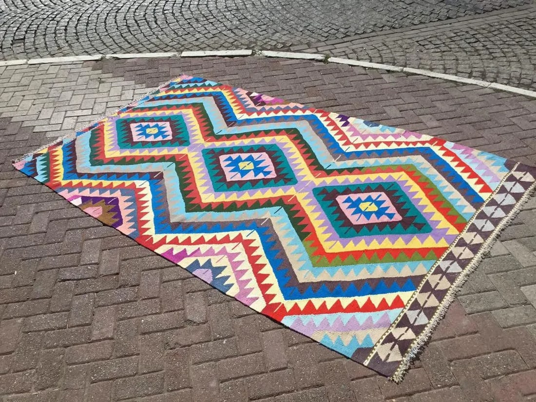 Vintage Turkish Kilim Rug - 74" X 115" - 2