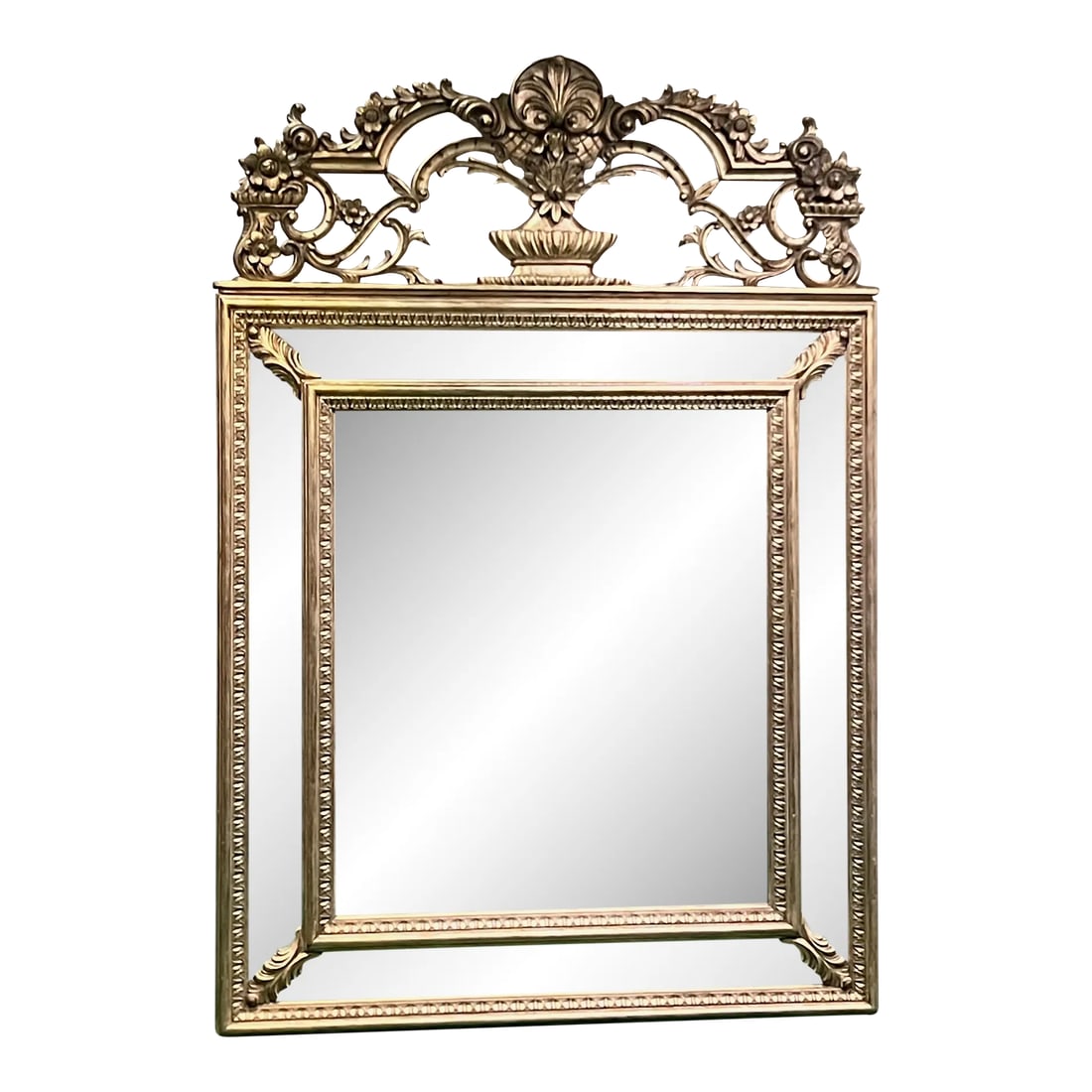 Spectacular Large Kravet Giltwood Mirror (For Wall or Floor) - Beautifully Carved: Spectacular Giltwood Mirror - Beautifully Carved Large wall mirror with a beautiful finish. This is a beautiful mirror that can be hung on any wall. It makes a lovely statement as a hall mirror or as
