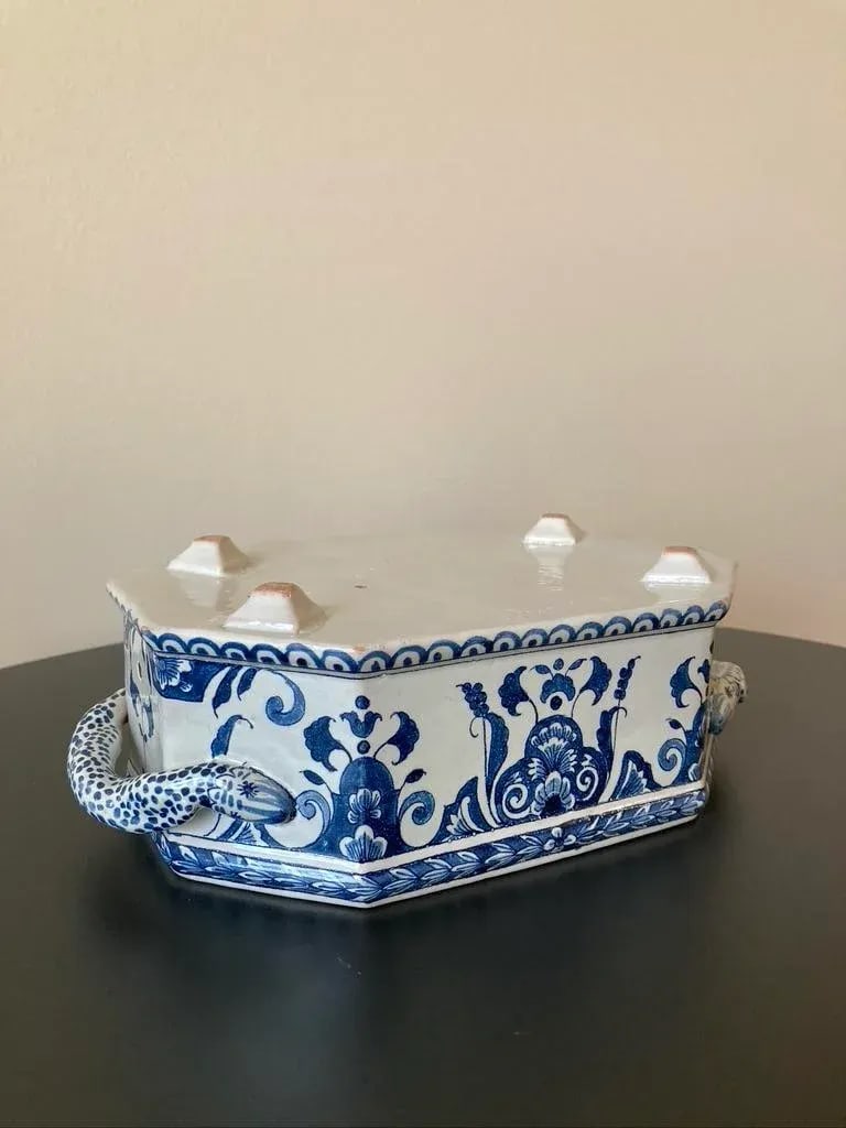 Antique Art Nouveau Blue and White Porcelain Planter Cachepot Jardiniere With English Design - 10