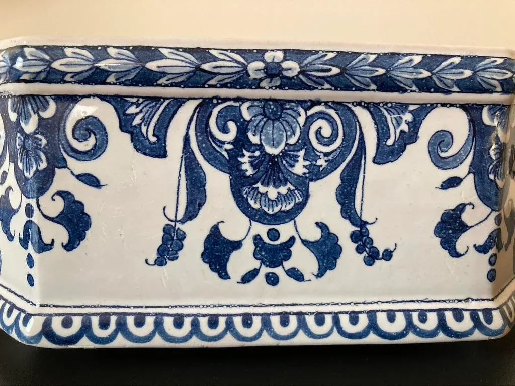 Antique Art Nouveau Blue and White Porcelain Planter Cachepot Jardiniere With English Design - 11