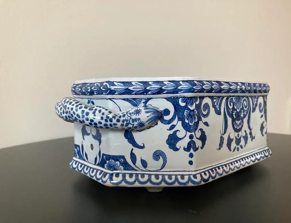 Antique Art Nouveau Blue and White Porcelain Planter Cachepot Jardiniere With English Design - 6