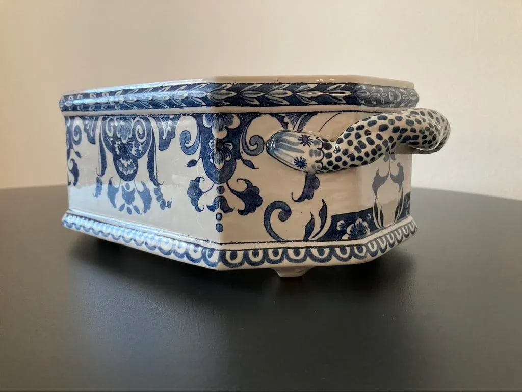 Antique Art Nouveau Blue and White Porcelain Planter Cachepot Jardiniere With English Design - 7