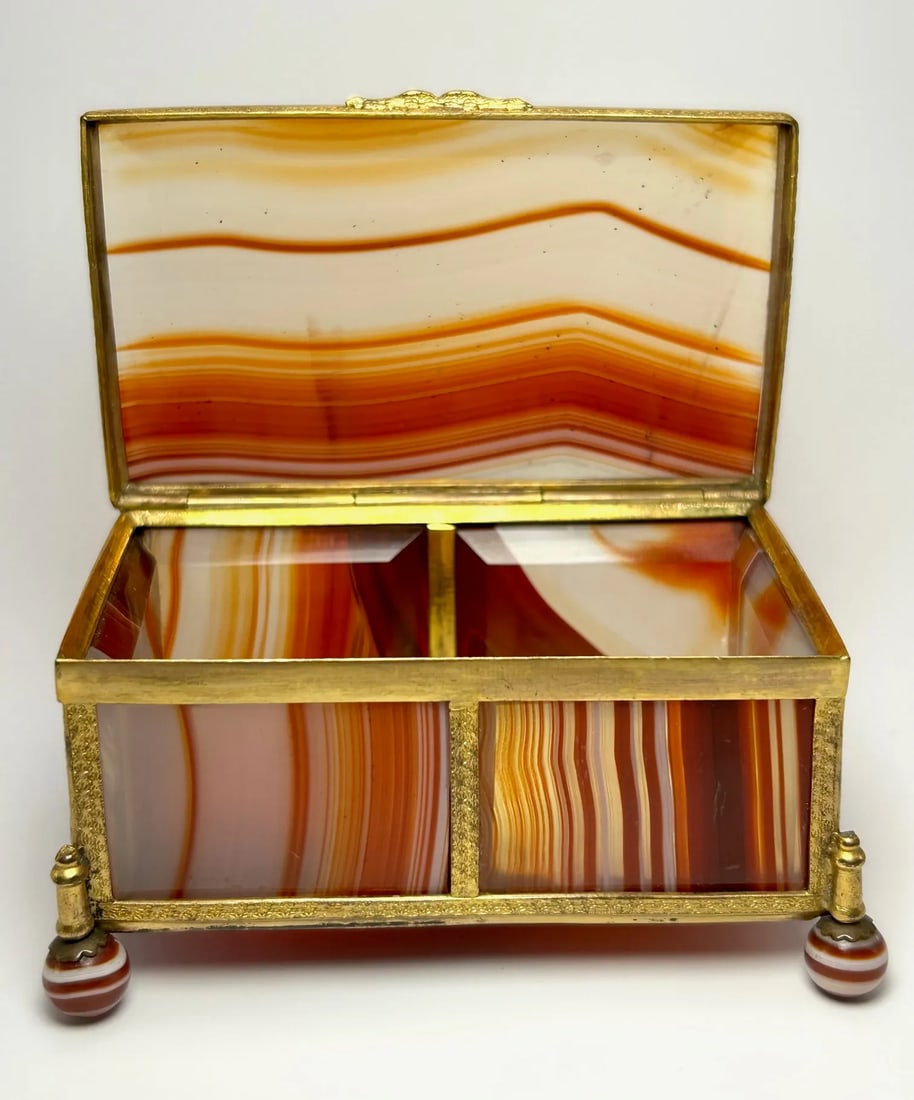 French Red Agate & Ormolu Box - 3