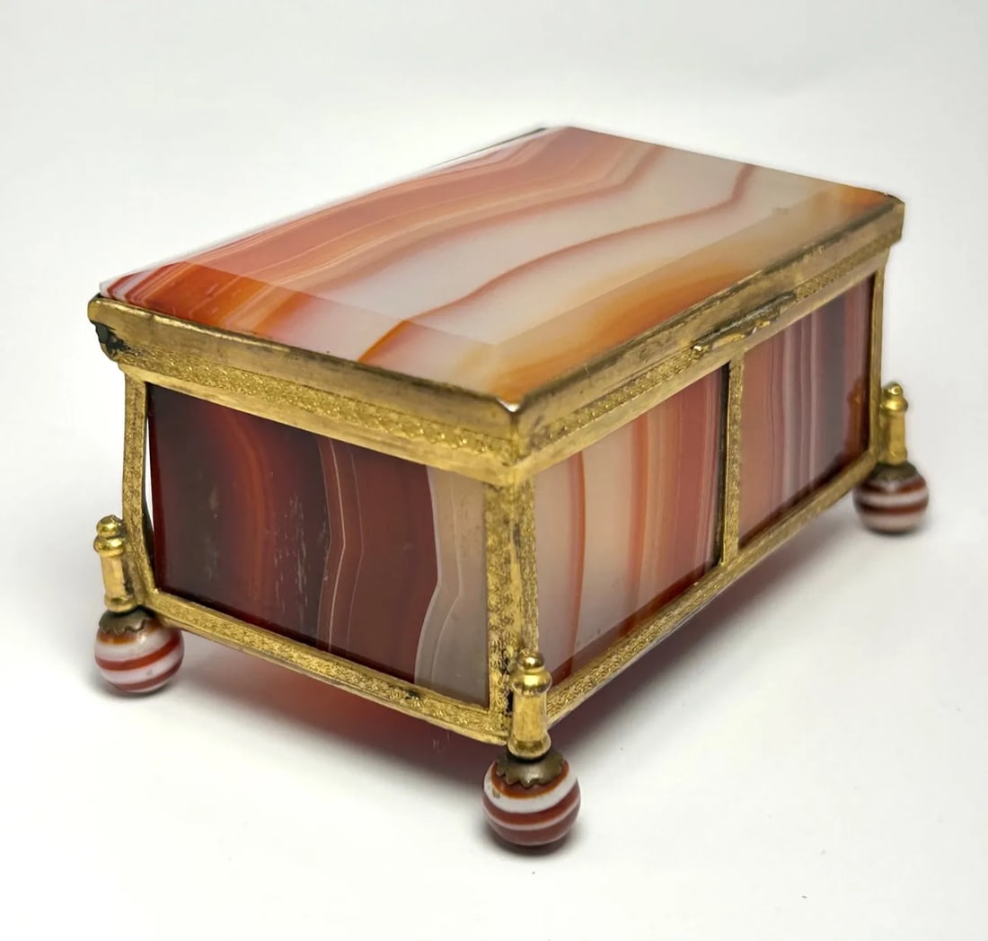 French Red Agate & Ormolu Box - 4