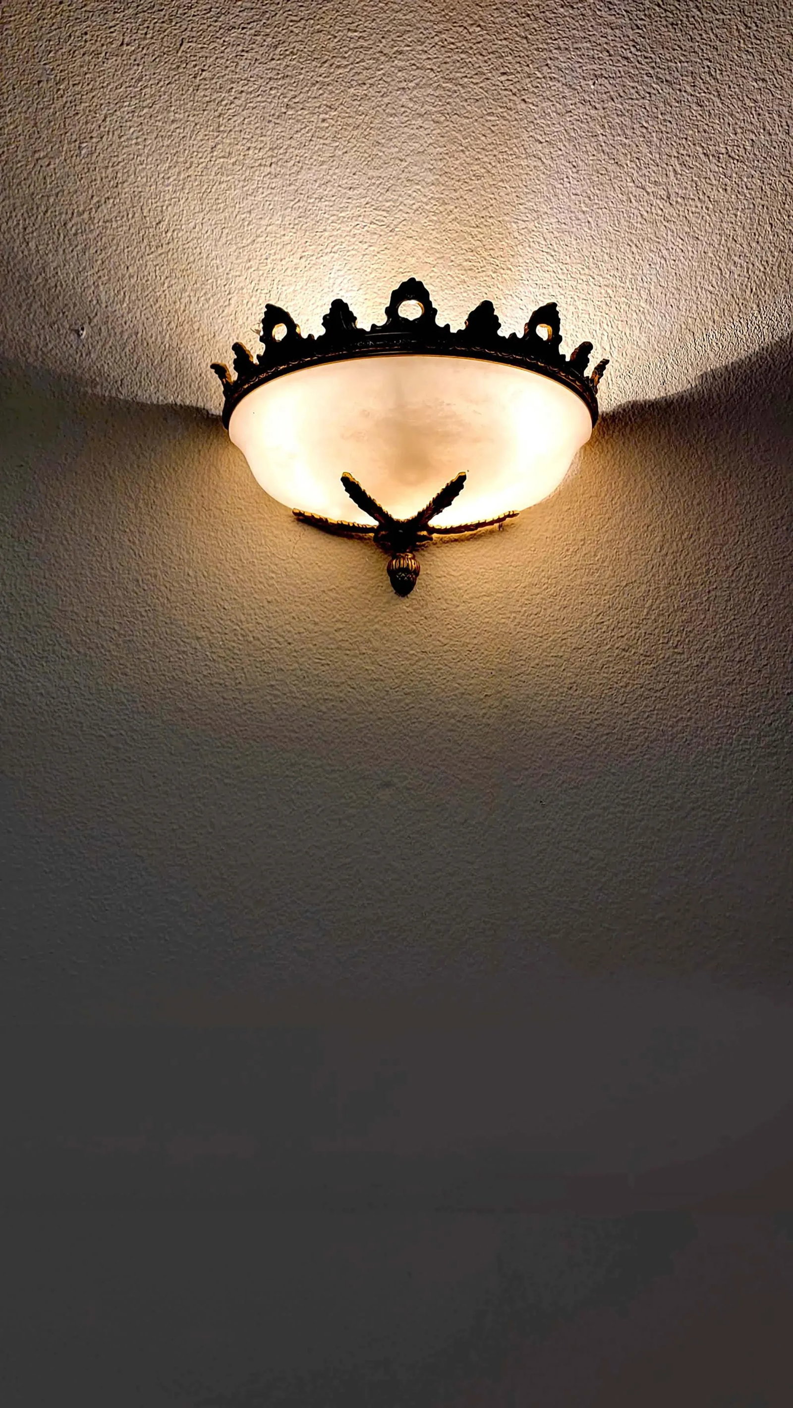 Late 20th Century Mariner Royal Heritage Light Sconce Shade - 3