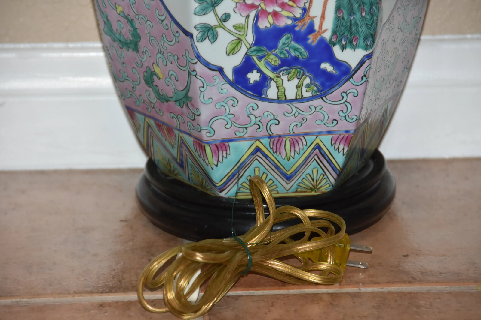 Nyonya Phoenix Octagonal Ginger Jar Lamp - 7