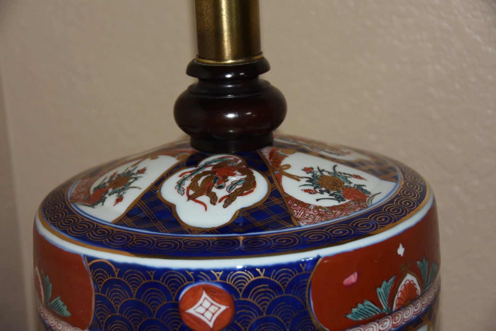 Japanese Imari Porcelain & Wood Lamp - 11