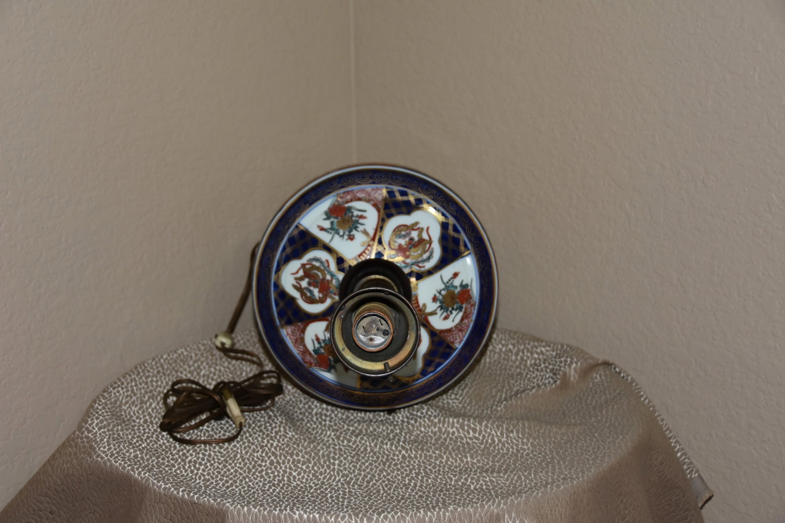 Japanese Imari Porcelain & Wood Lamp - 8