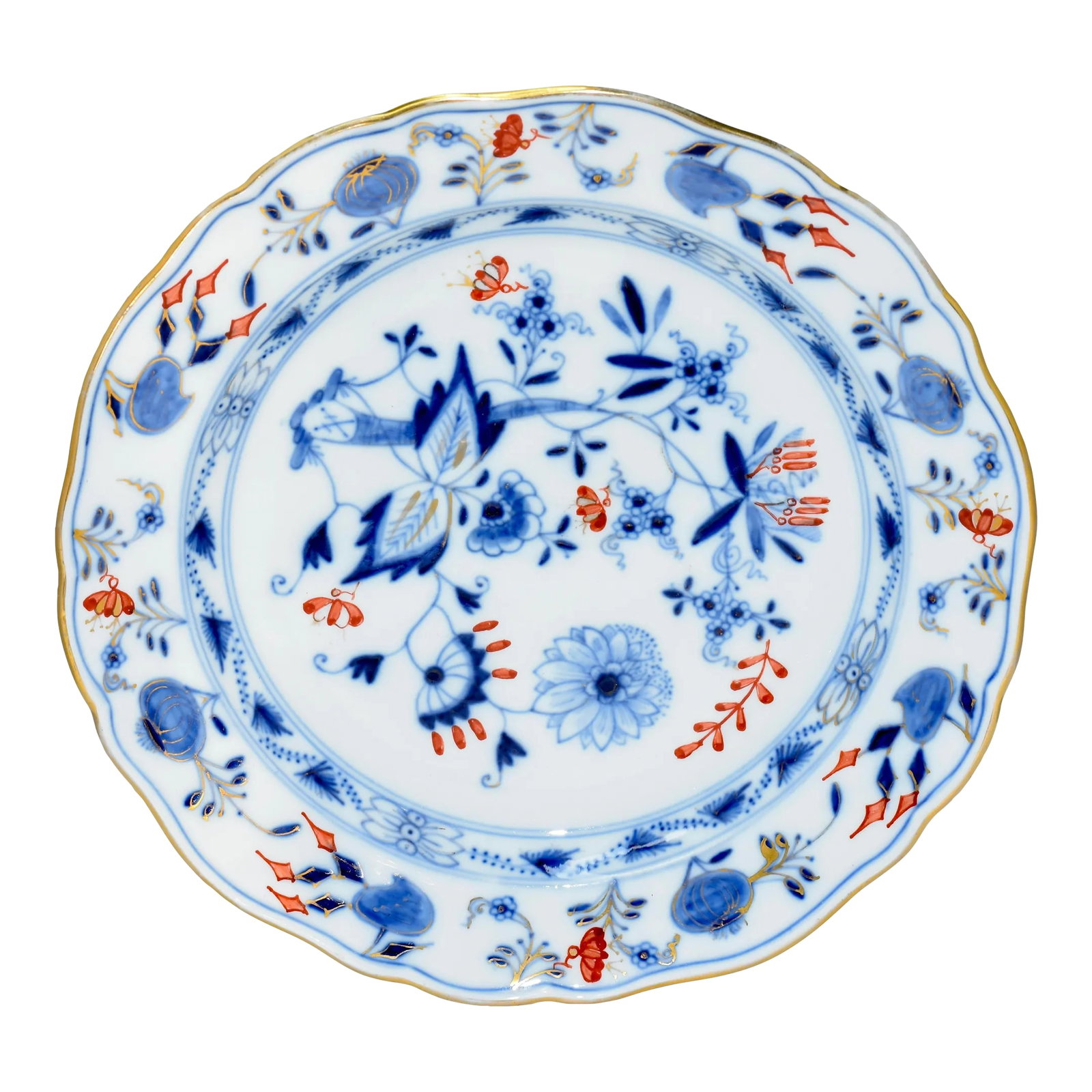 1930s Meissen Zwiebelmuster Crossed Swords Blue Onion Royal Red & Gold Guild Plate: Meissen Zwiebelmuster Crossed Swords Blue Onion Royal Plate Antique Meissen Blue Onion Porcelain plate in the Blue Onion Pattern. hand painted under glaze with gold scallop rim. Features a wonderful c