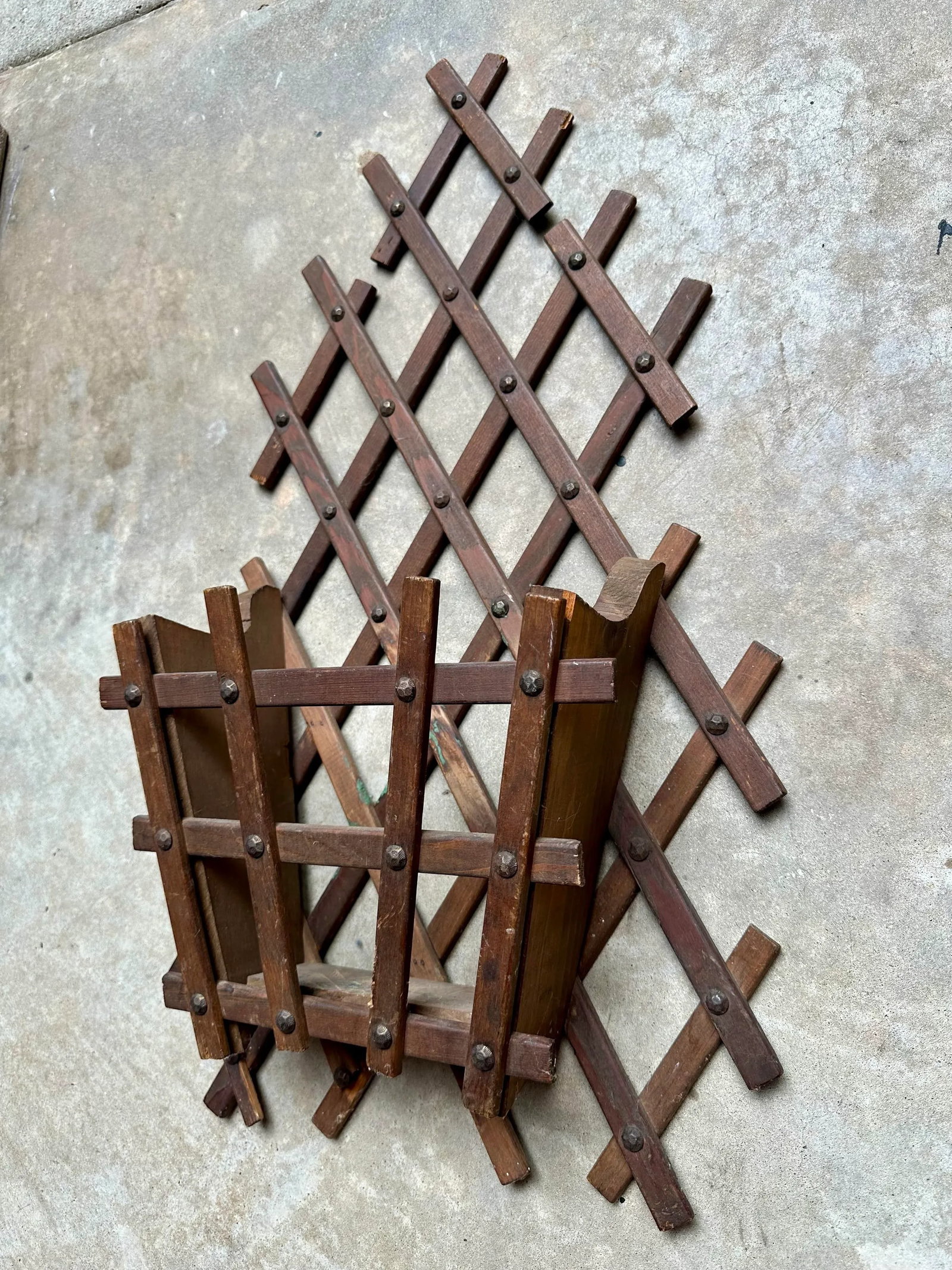 Vintage Wood Tramp Art Butler Wall Mount Rack Holder Magazine Newspaper Brochure Book Wall Pocket - 3