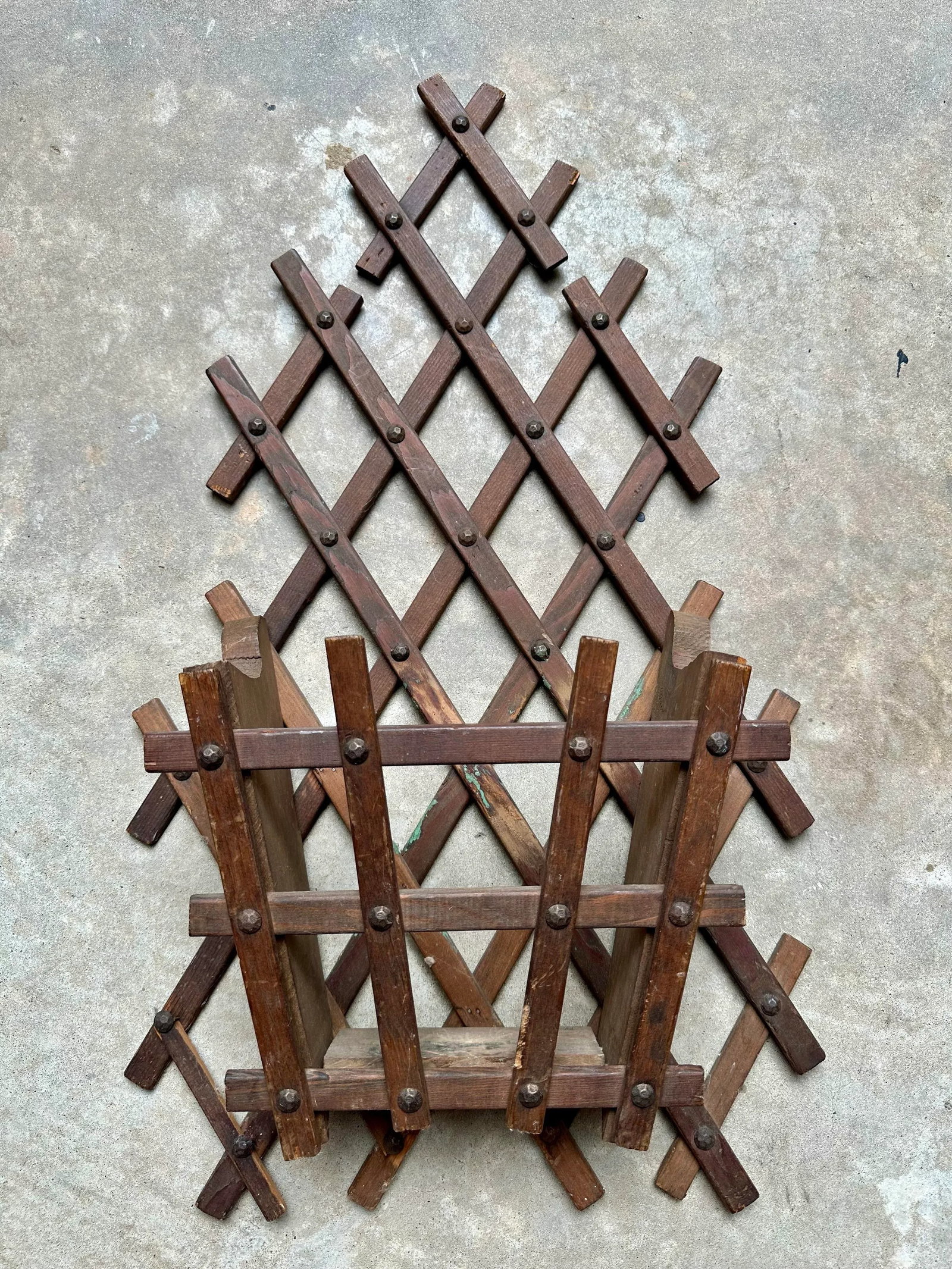 Vintage Wood Tramp Art Butler Wall Mount Rack Holder Magazine Newspaper Brochure Book Wall Pocket - 4