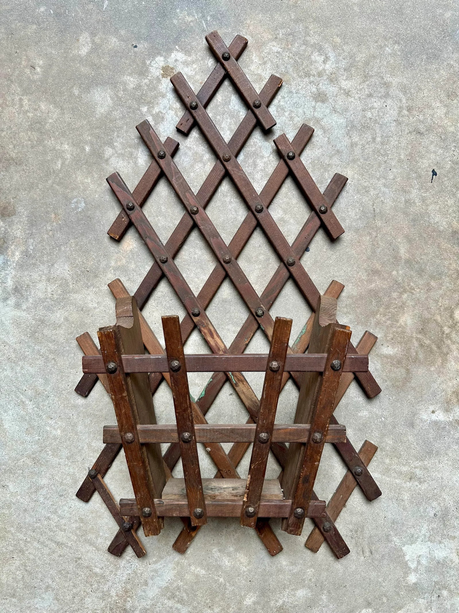 Vintage Wood Tramp Art Butler Wall Mount Rack Holder Magazine Newspaper Brochure Book Wall Pocket - 7