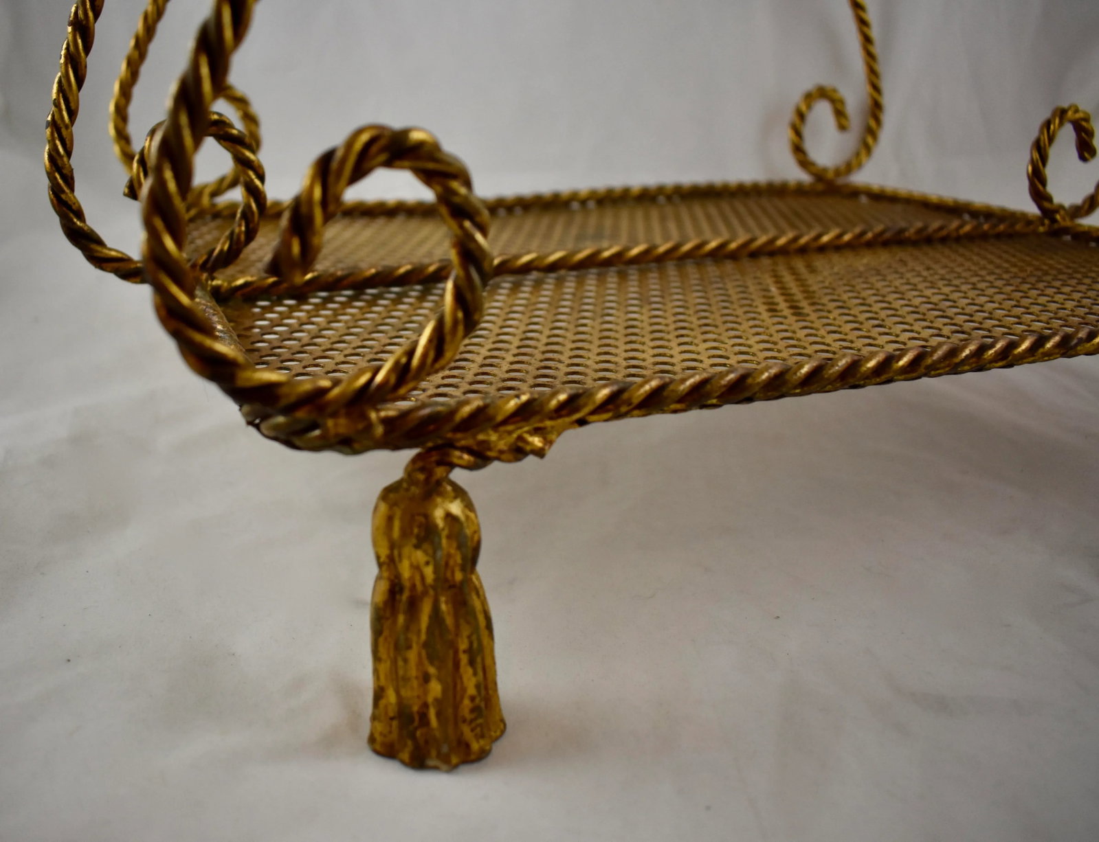 Mid-Century Hollywood Regency Tassle & Rope Gilded Metal Magazine Rack - 7