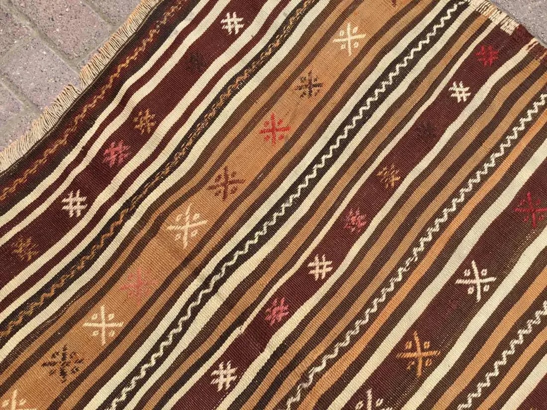 1960s Earth Toned Kilim Rug - 55" X 77" - 4