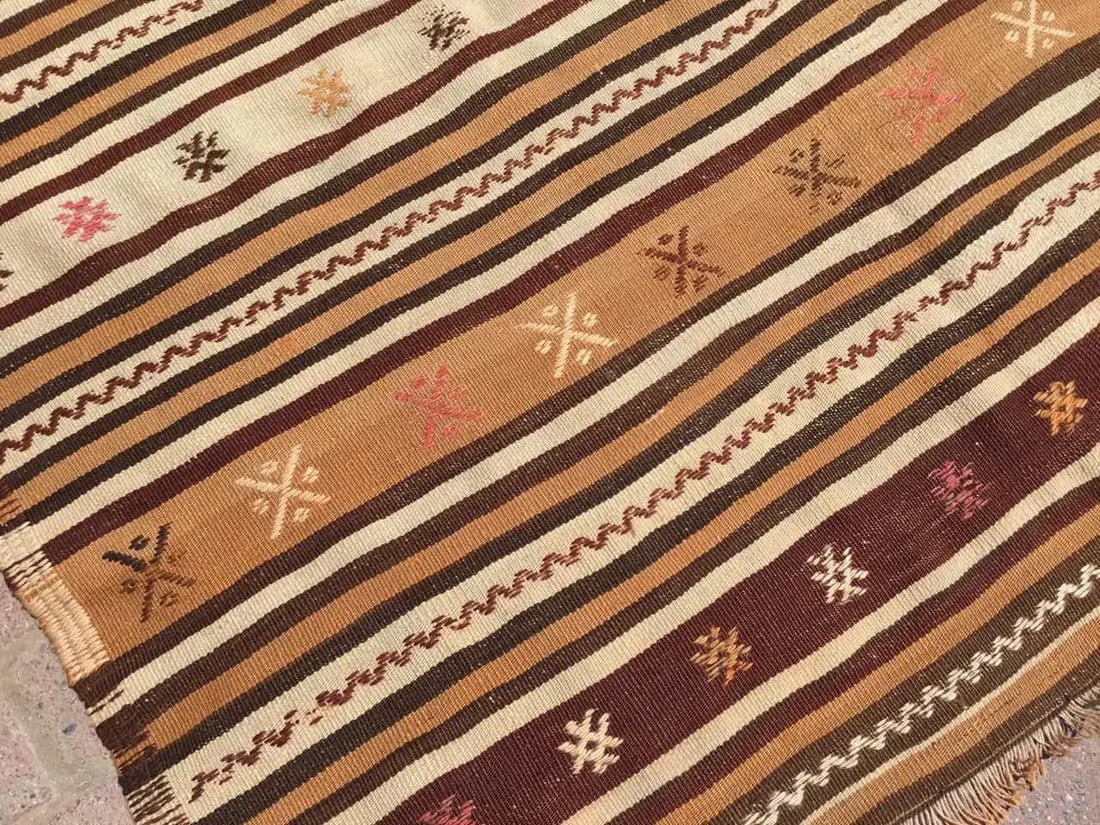 1960s Earth Toned Kilim Rug - 55" X 77" - 5