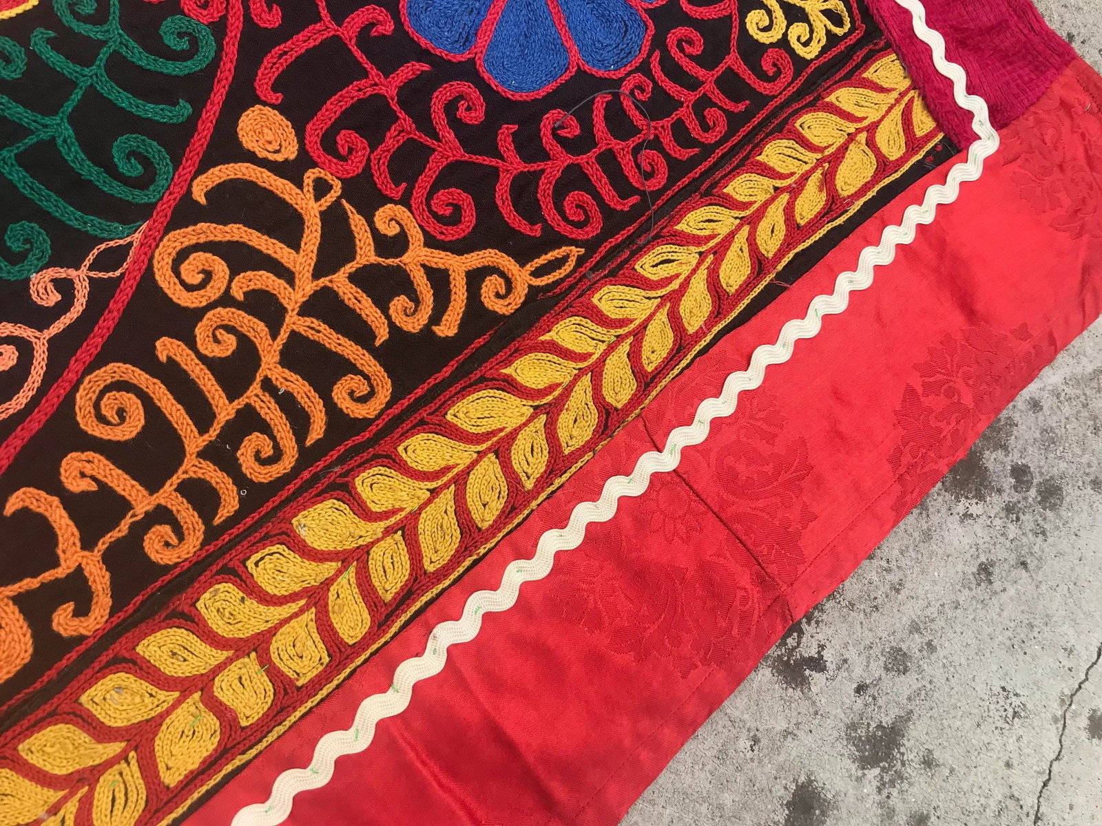 Vintage Suzani Crochet Wall Hanging / Throw - 5'8" x 5'1" - 2