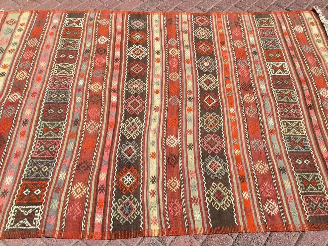 Vintage Turkish Kilim Rug - 60" X 86.5" - 3