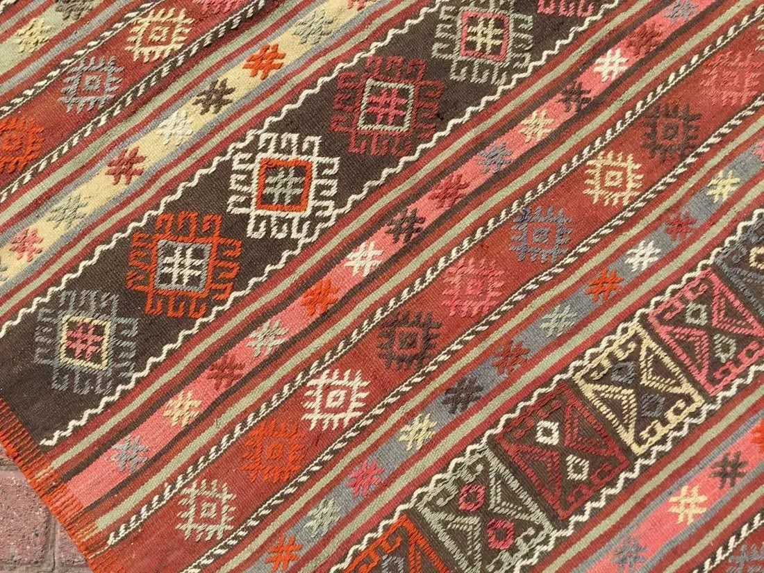 Vintage Turkish Kilim Rug - 60" X 86.5" - 4