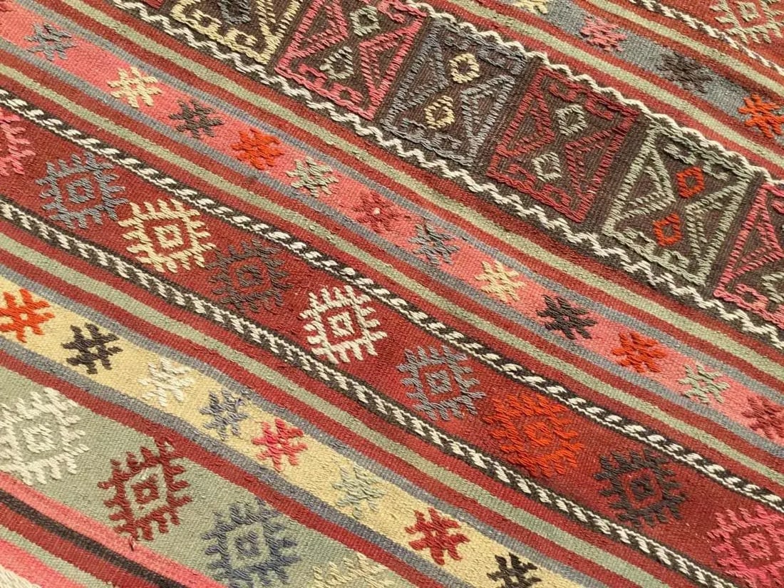 Vintage Turkish Kilim Rug - 60" X 86.5" - 7
