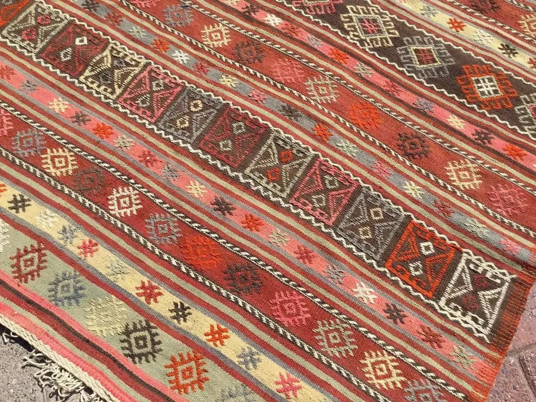 Vintage Turkish Kilim Rug - 60" X 86.5" - 9