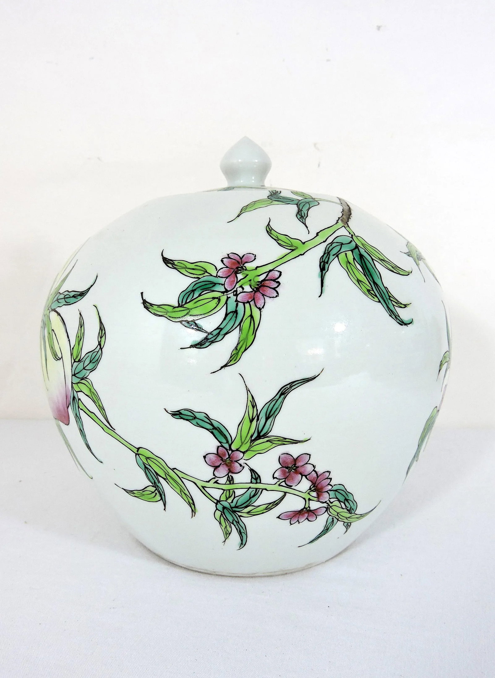 Antique White Porcelain Chinese Ginger Jar With Blossoms & Peaches, Tongzhi Mark. - 4