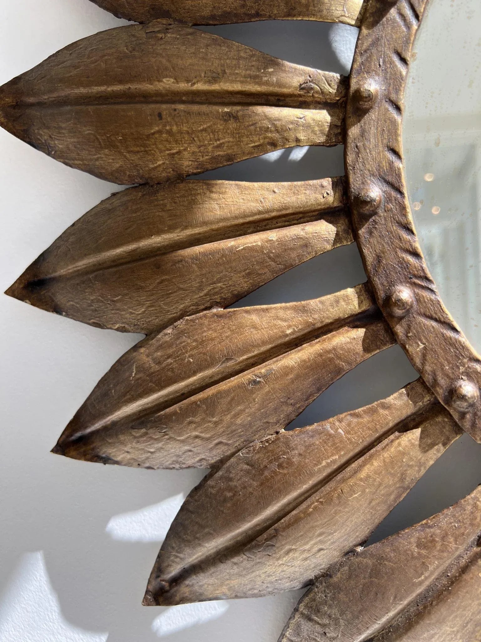 Early 20th Century Large Gilded Iron Leaf Mirror - 4