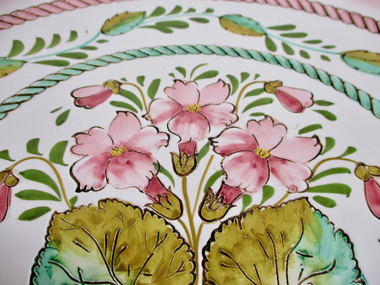 Large Late 20th Century Italian Majolica Decorative Floral Earthenware Plate - 2
