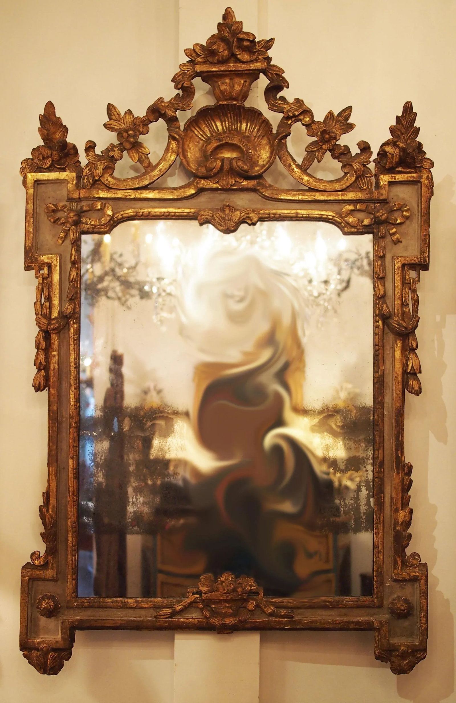 Period Louis XVI Mirror With a Shell Cartouche - 4