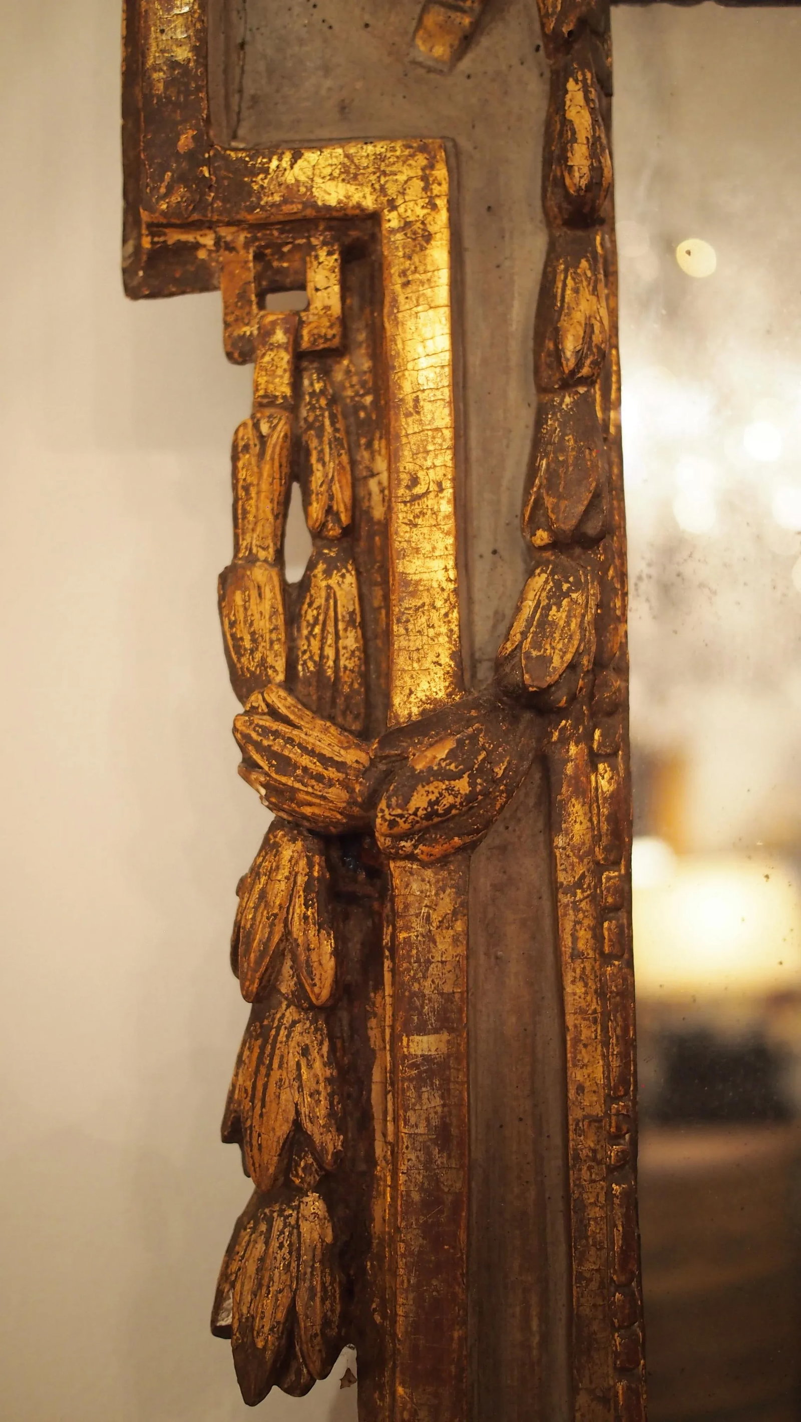 Period Louis XVI Mirror With a Shell Cartouche - 6