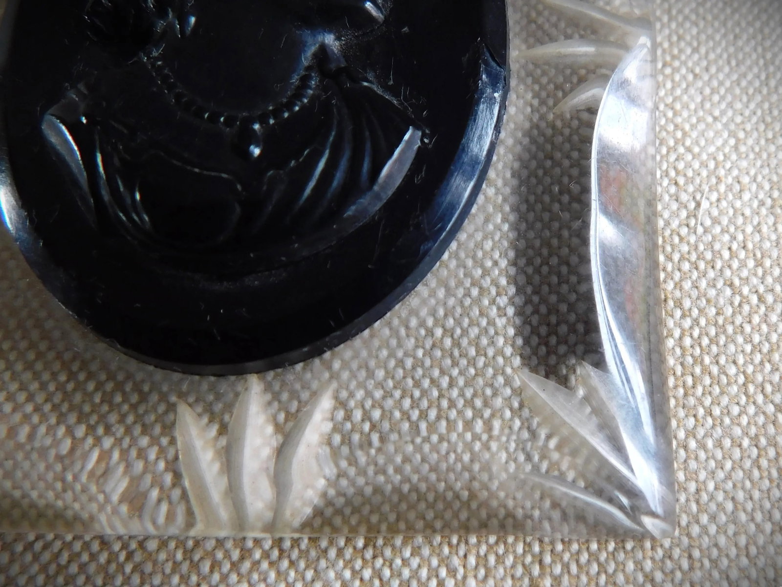 1920's Ebony and Clear Bakelite Profile Woman Cameo Brooch Pin - 4