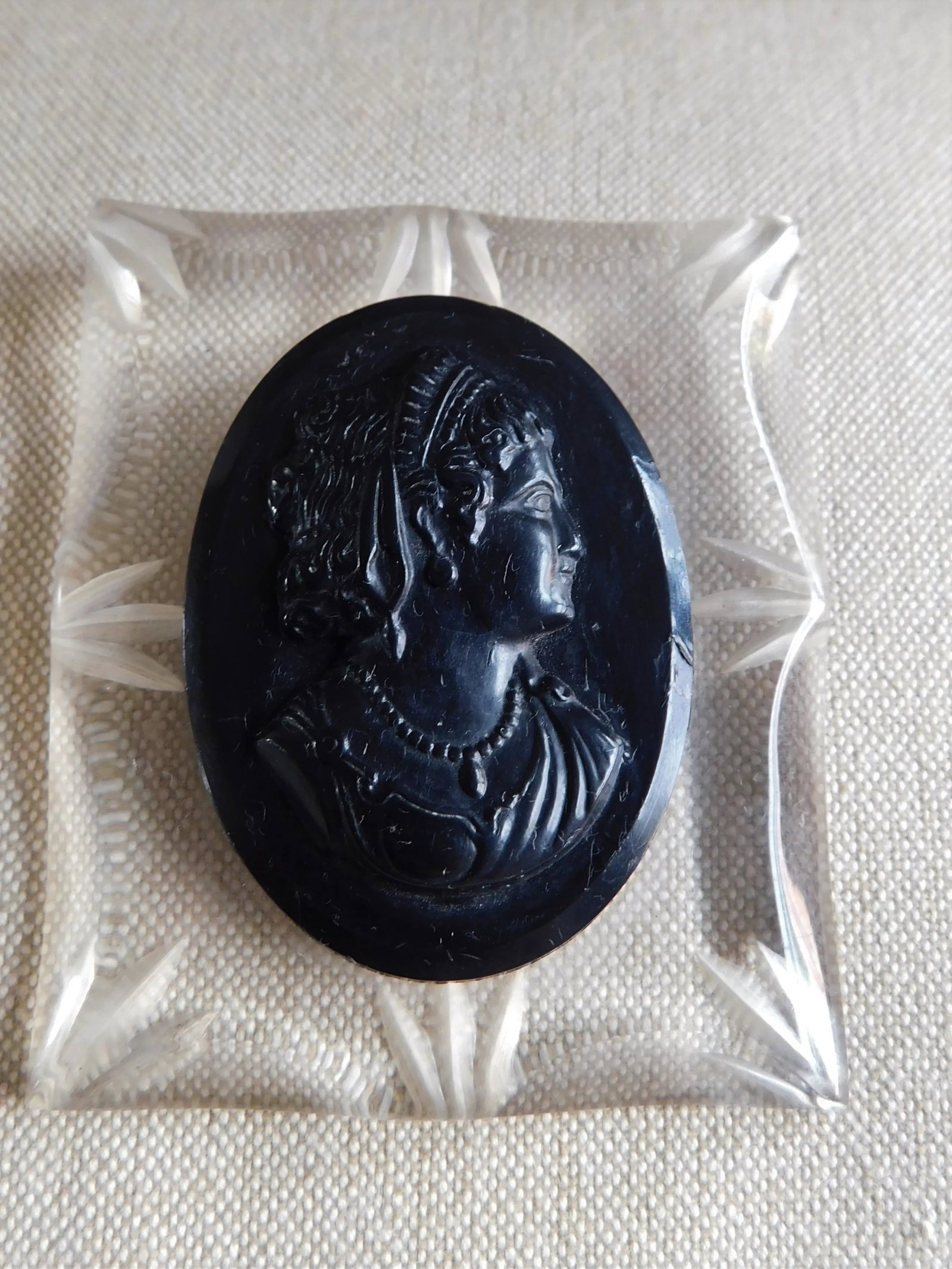 1920's Ebony and Clear Bakelite Profile Woman Cameo Brooch Pin - 7