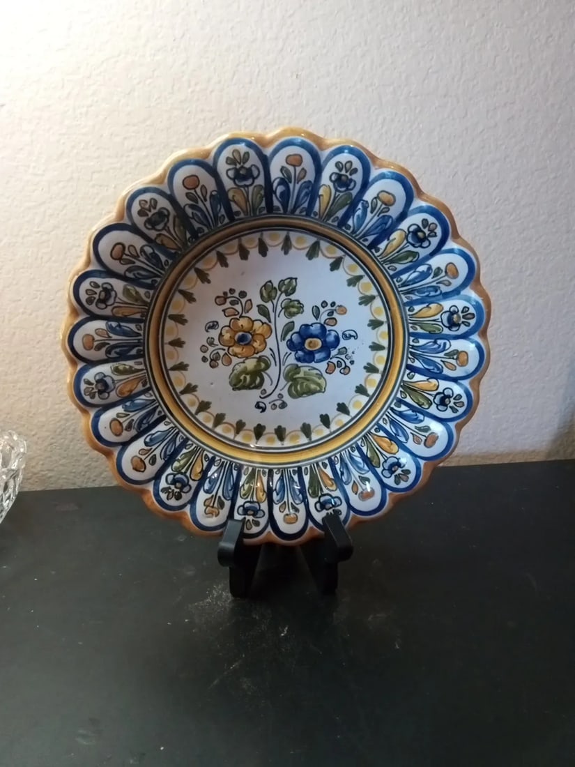 1960s Hand Painted Talavera Scalloped Decorative Plate From Spain - 5