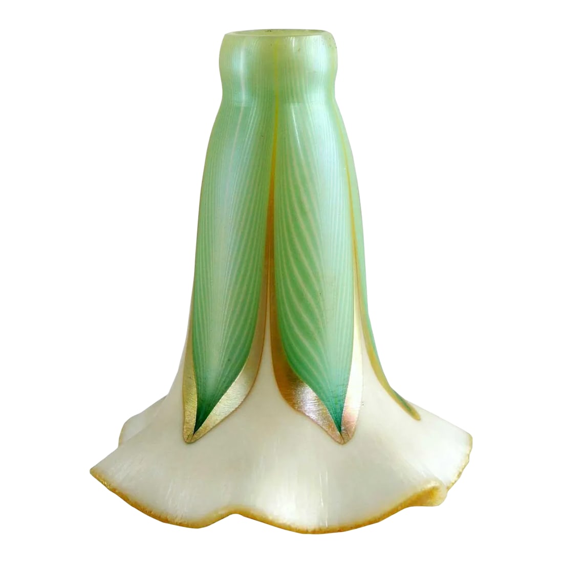 Early 20th Century American Quezal Art Glass Pulled Feather Lily Lamp Shade: DETAILS An antique, floriform Art Nouveau art glass shade encircled with green pulled feather with a gold band decoration on an opalescent ground and gold interior. STYLE Art Nouveau COLOR(S) Green, w