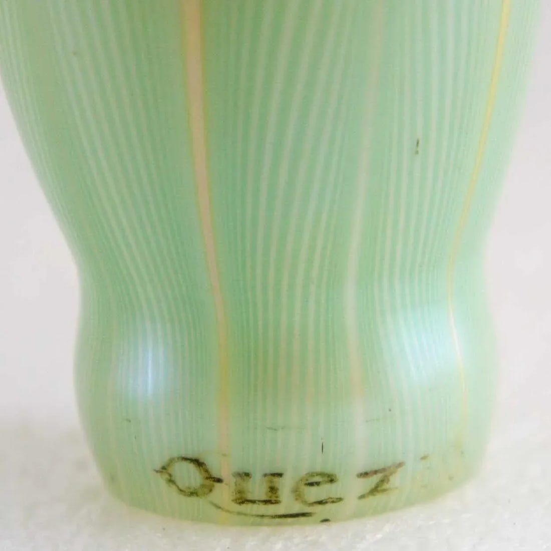 Early 20th Century American Quezal Art Glass Pulled Feather Lily Lamp Shade - 2