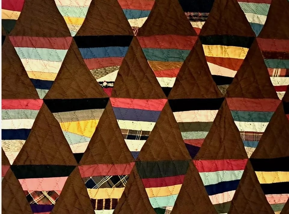 Late 19th Century Mennonite Quilt Roman Stripes Parallel Variation - Hand Pierced - 2