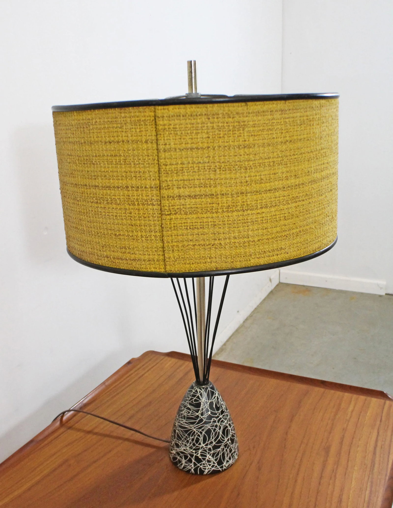 Mid-Century Modern Caged Wire Base Drum Shade Painted Table Lamp - 3