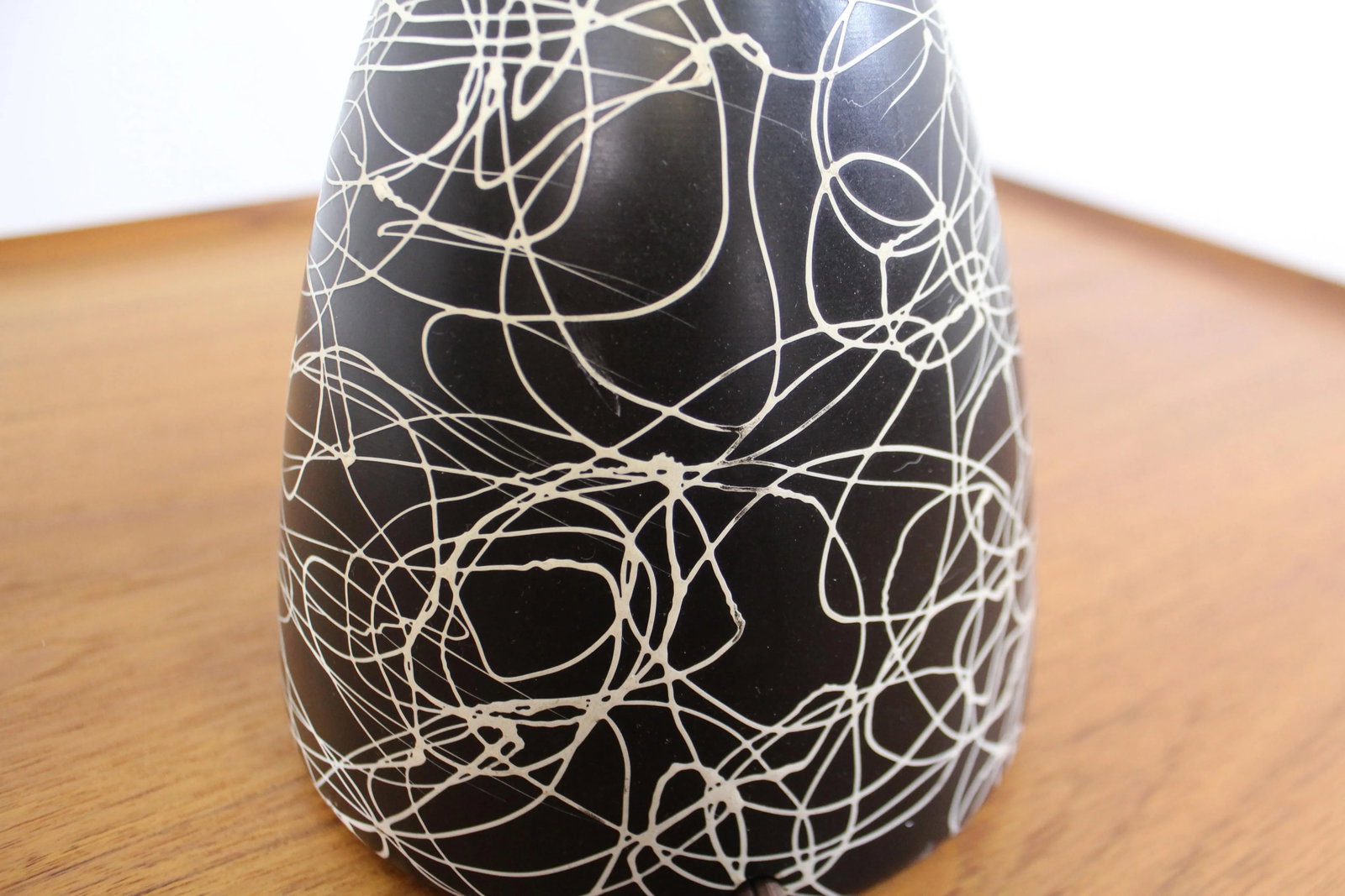 Mid-Century Modern Caged Wire Base Drum Shade Painted Table Lamp - 9