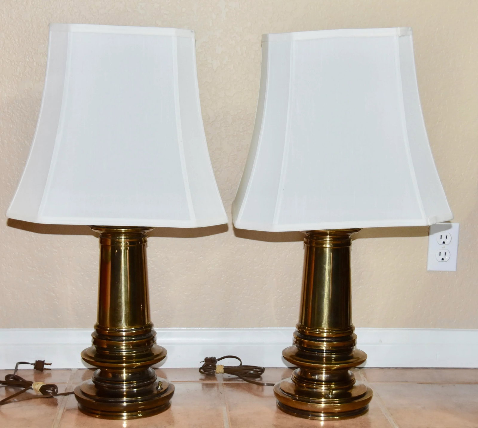 1960s Stiffel Hollywood Regency 3 Way Brass Urn Table Lamps - a Pair - 2