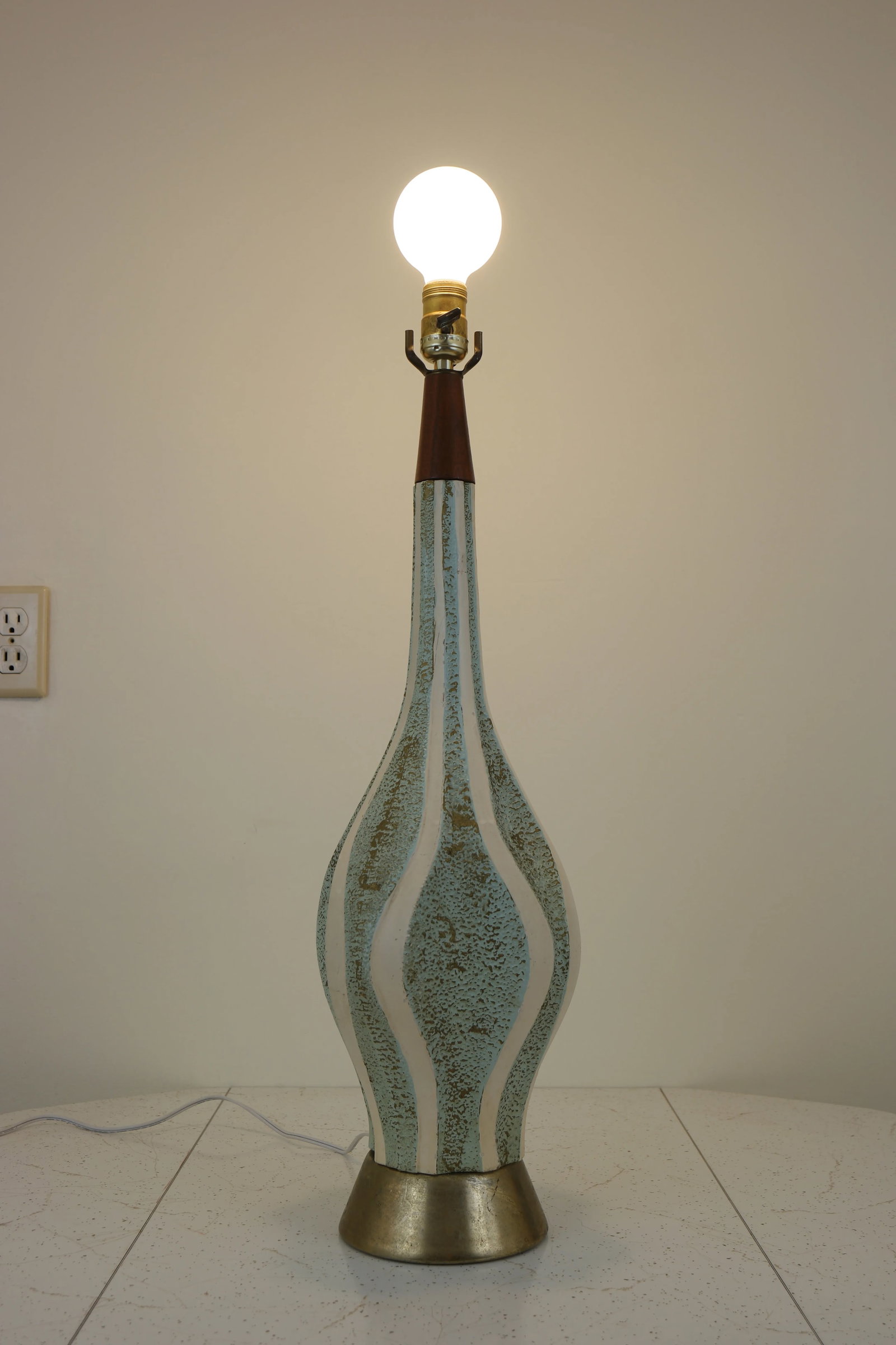 Mid Century Modern Teal & White Ceramic Table Lamp - 5